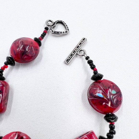 Red & Black Swirled Glass Beaded Silver Tone Heart Toggle Clasp 7” Bracelet - Picture 6 of 6